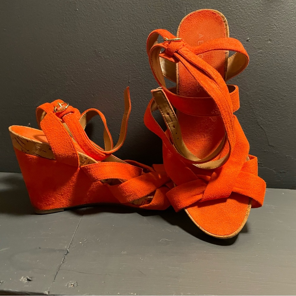 Aerosoles Size 8.5 Strappy Wedge Heel Sandal Orange Espradrille Euro Day Date